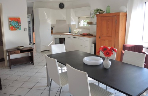 Gordola House | Charming holiday home with a spacious terrace, panoramic views and all-day sun