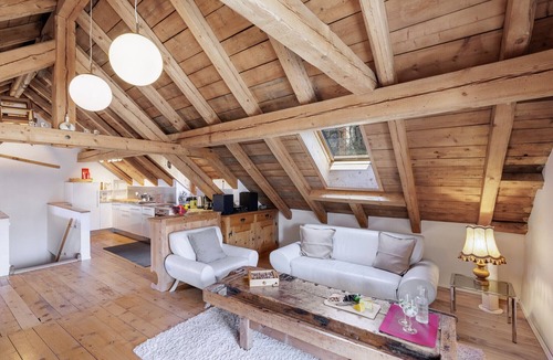 Sent Apartment | Chasa d’Uina 4.5 – Spacious penthouse in the centre of Sent
