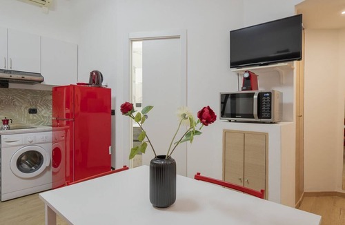 Zona Zara Apartment | Check in information:You won’t need to meet anyone to access the apartment. Before arrival, you will receive a link to access the Guest Portal, where you can complete the self check-in directly from your phone by entering the ID details of all guests a