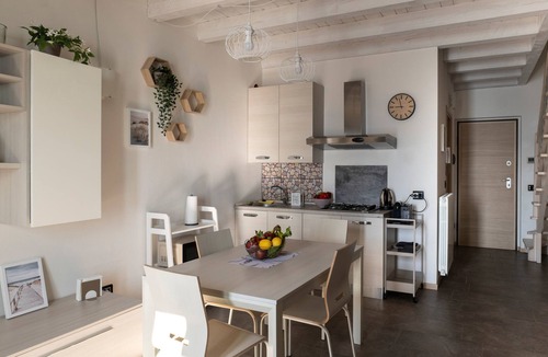 Parzanica Apartment | Cherubino 2", Dreizimmerwohnung mit Pool und Terrasse by Interhome