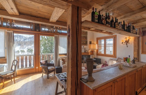 Maloja House | Chesa Cavril – A Charming Historic House with a Lake View
