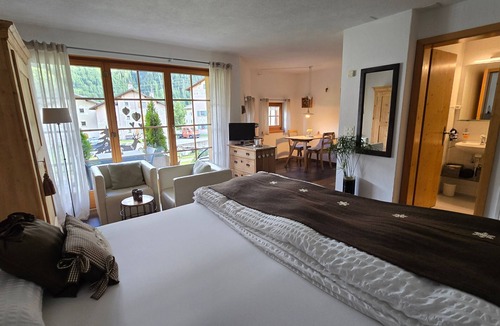 Zuoz Apartment | Chesa Culaischem 1