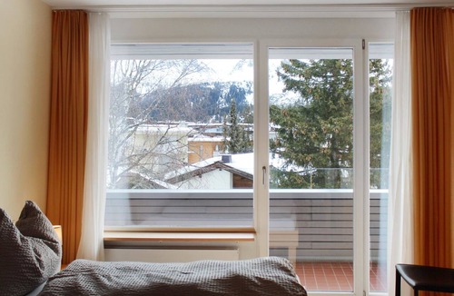 Arosa Apartment | Chesa Kristella Appartement/Fewo, Dusche und Bad, WC, 6-Bettwohnung by Interhome