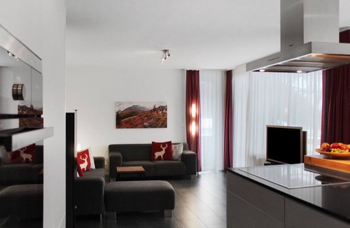 Arosa Apartment | Chesa Kristella Appartement/Fewo, Dusche und Bad, WC, 6-Bettwohnung by Interhome