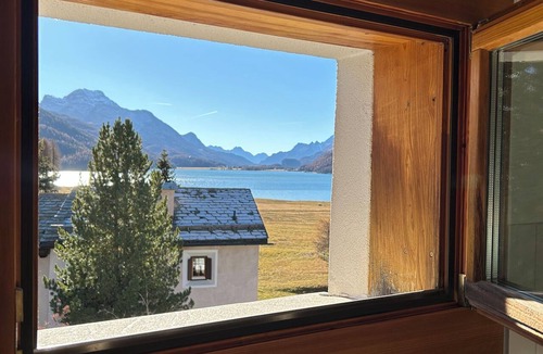 Surlej Apartment | Chesa Myrta - attic with beautiful lake view in Surlej (by Piz Ajüz Homes)