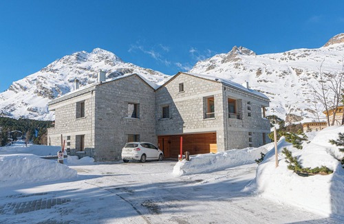Maloja Apartment | Chesa Piol - Stylish apartment with wellness & panorama