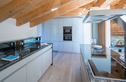 Wengen Apartment | Chic and Snazzy Penthouse in Panoramapark Soleil Doldenhorn