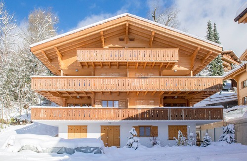Wengen Apartment | Chic and Snazzy Penthouse in Panoramapark Soleil Doldenhorn