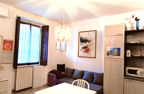 Chinatown Apartment | Chinatown-Sarpi 1860 Apt w/Elevator. Walk to Duomo & Brera. Easy to San Siro