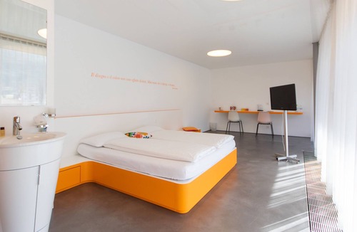 Mezzovico Hotel | Chromotel