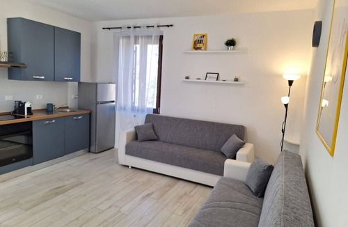 Garbagnate Milanese Apartment | Close to Rho Fiera (Starlight Apartment)