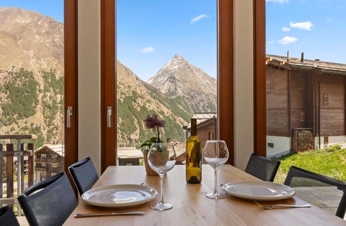Saas-Fee Apartment | Cocon alpin avec sauna privé et vue incroyable