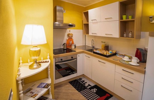 Citta Alta House | Colleoni 20. Standard Apartment. Apartment located in the Upper Town, at Via Colleoni 20.