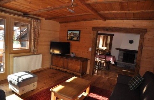 Grimentz Apartment | Comfortable 4-room apartment for 5 - 6 persons in the old village : dining-room - living-room - TV -