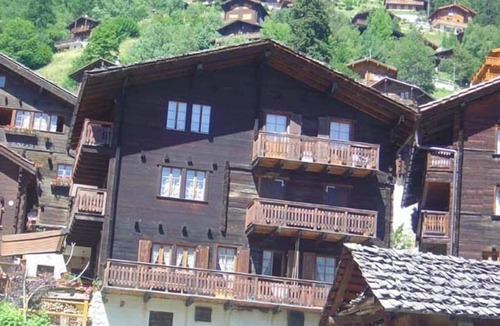 Grimentz Apartment | Comfortable 4-room apartment for 5 - 6 persons in the old village : dining-room - living-room - TV -