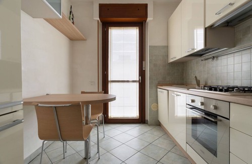 Binda Apartment | Comfortable 60m2 apartment, ideal for 4 people, located on the sixth floor of a building with lift.The accommodation is located in a strategic residential area, an 18-minute walk from the M2 Abbiategrasso-Chiesa Rossa metro stop and near the #46 bus st