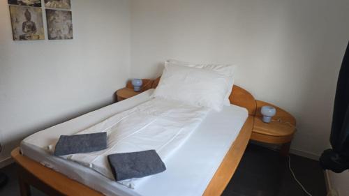 Seebach House | Compact room zurich with easy access and near center