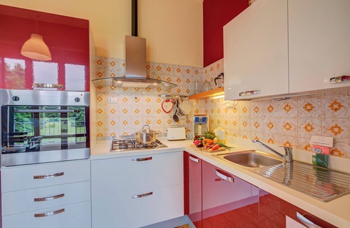 Monvalle Apartment | Connie's Apartment Modern 2BR, Private garden, Mountain Views in Monvalle, Monvalle, Italy