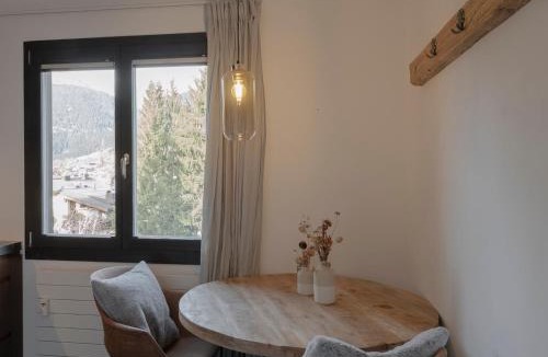 Klosters Platz Apartment | Cosy Alpine Chic Studio
