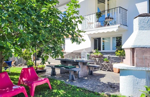 Gordola Apartment | Cosy apartment for 2 guests with A/C, WIFI, TV, patio, pets allowed and panoramic view