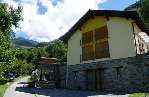 Malvaglia-dagro Apartment | Cosy apartment for 2 people with WIFI, TV and patio
