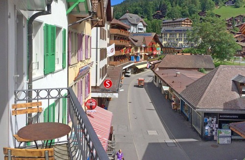 Wengen Apartment | Cosy apartment for 2 people with WIFI, TV and balcony