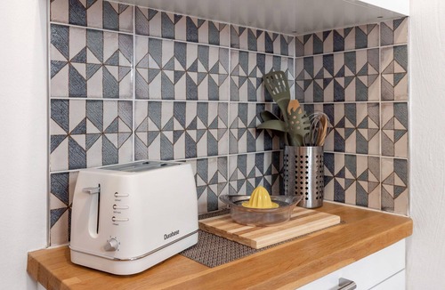 Cardada Apartment | Cosy apartment for 3 people with WIFI, pool, TV, terrace and pets allowed