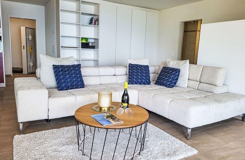 Gordola Apartment | Cosy apartment for 4 guests with WIFI, TV, patio, pets allowed and panoramic view
