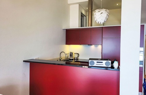 Gordola Apartment | Cosy apartment for 4 guests with WIFI, TV, patio, pets allowed and panoramic view