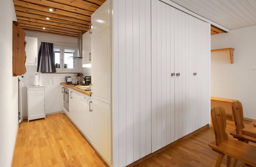Davos-Dorf Apartment | Cosy apartment for 4 guests with pool, WIFI, TV and balcony