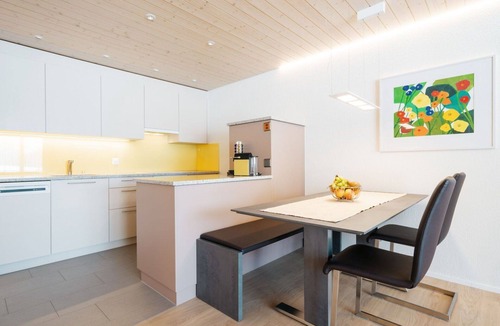 Mitloedi Apartment | Cosy apartment for 4 people with WIFI, TV, balcony and parking