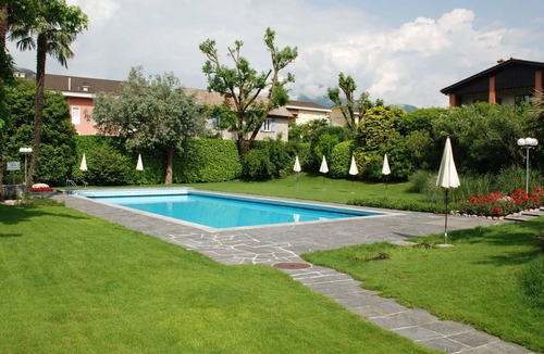 Ascona Apartment | Cosy apartment for 4 people with pool, TV and patio