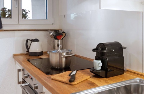 Davos-Dorf Apartment | Cosy apartment for 4 people with WIFI, pool, TV and balcony