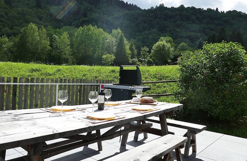 Olivone Apartment | Cosy apartment for 4 people with WIFI, TV, terrace and pets allowed