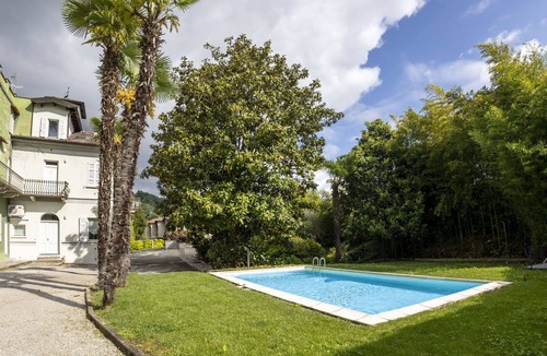 Meina Apartment | Cosy apartment for 4 people with A/C, pool and TV