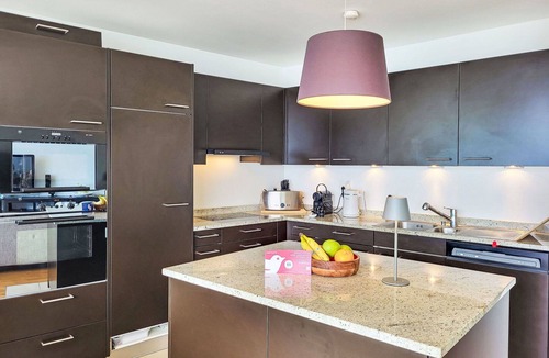 Magadino Apartment | Cosy apartment for 5 people with WIFI, A/C, pool, TV and terrace