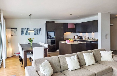 Magadino Apartment | Cosy apartment for 5 people with WIFI, A/C, pool, TV and terrace