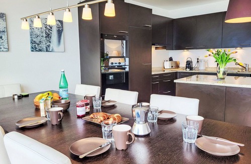 Magadino Apartment | Cosy apartment for 5 people with WIFI, A/C, pool, TV and terrace