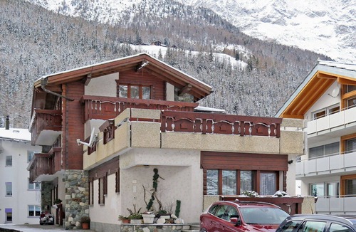 Saas-Balen Apartment | Cosy apartment for 5 guests with WIFI, TV and balcony