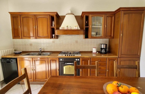 Luino Apartment | Cosy apartment for 5 guests with WIFI, TV, terrace and pets allowed
