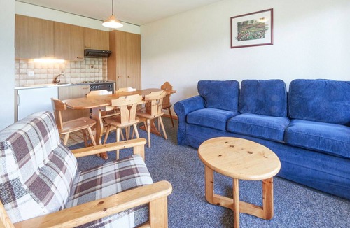 Granges Apartment | Cosy apartment for 6 guests with pool, WIFI, TV, balcony, pets allowed and panoramic view