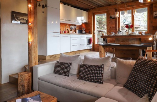 Verbier Apartment | Cosy apartment for 6 guests with WIFI, TV, terrace and pets allowed