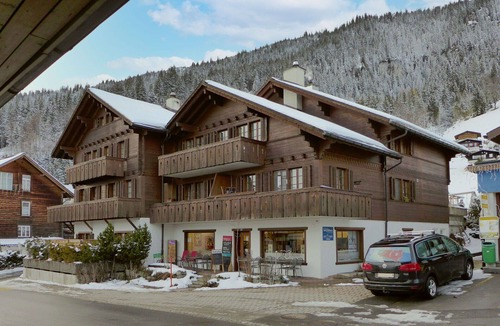 Beatenberg Apartment | Cosy apartment for 6 people with WIFI, TV, balcony, pets allowed and panoramic view