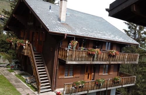 Bettmeralp Apartment | Cosy apartment for 2 people with WIFI, TV and balcony