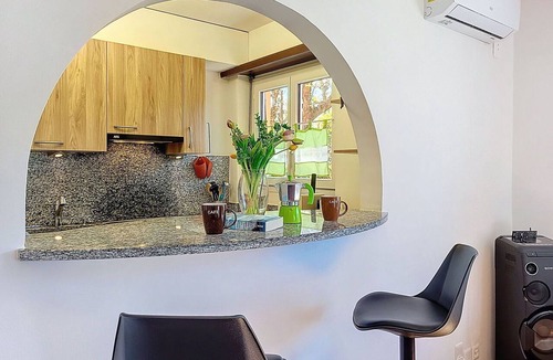 Riazzino Apartment | Cosy apartment for 4 people with WIFI, A/C, TV, patio and panoramic view