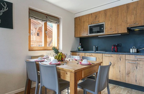 La Tzoumaz Apartment | Cosy apartment for 6 guests with WIFI, TV, terrace, pets allowed and panoramic view