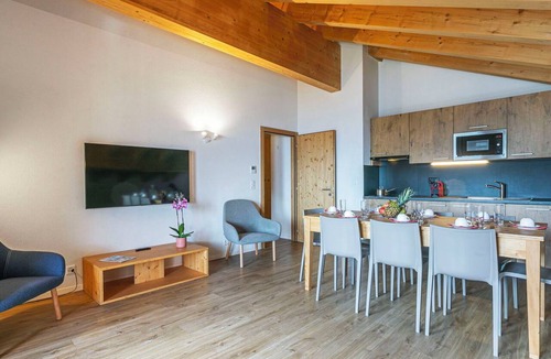 Mayens-de-Riddes Apartment | Cosy apartment for 8 guests with WIFI, TV, terrace, pets allowed and panoramic view