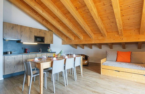 Mayens-de-Riddes Apartment | Cosy apartment for 8 guests with WIFI, TV, terrace, pets allowed and panoramic view
