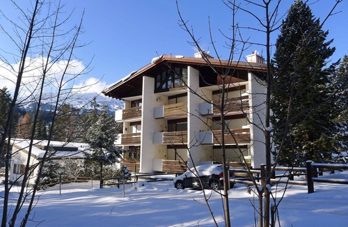 Lenzerheide Apartment | Cosy apartment for 4 guests with WIFI, TV and balcony