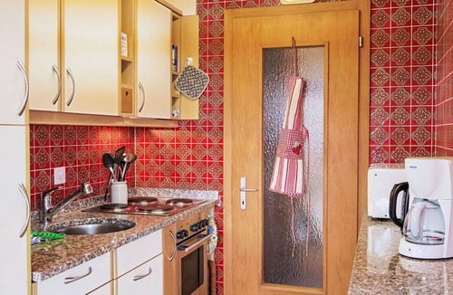 Sundlauenen Apartment | Cosy apartment for 4 guests with WIFI and patio